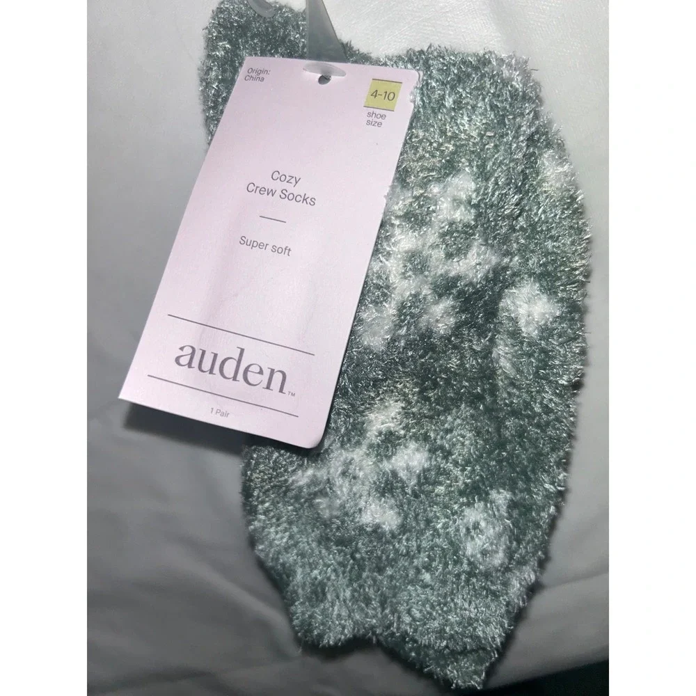 Auden Womens Cozy Crew Socks Green Snowflake Fuzzy Super Soft Shoe Size 4-10 NWT